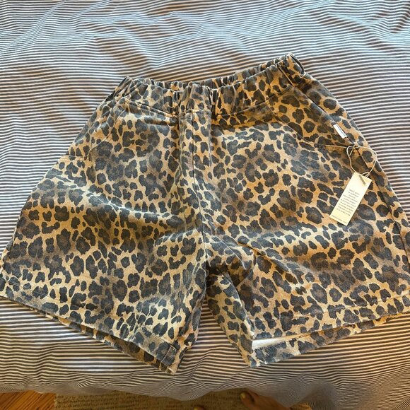NWT Le Bon Shoppe city shorts - leopard - Picture 3 of 5